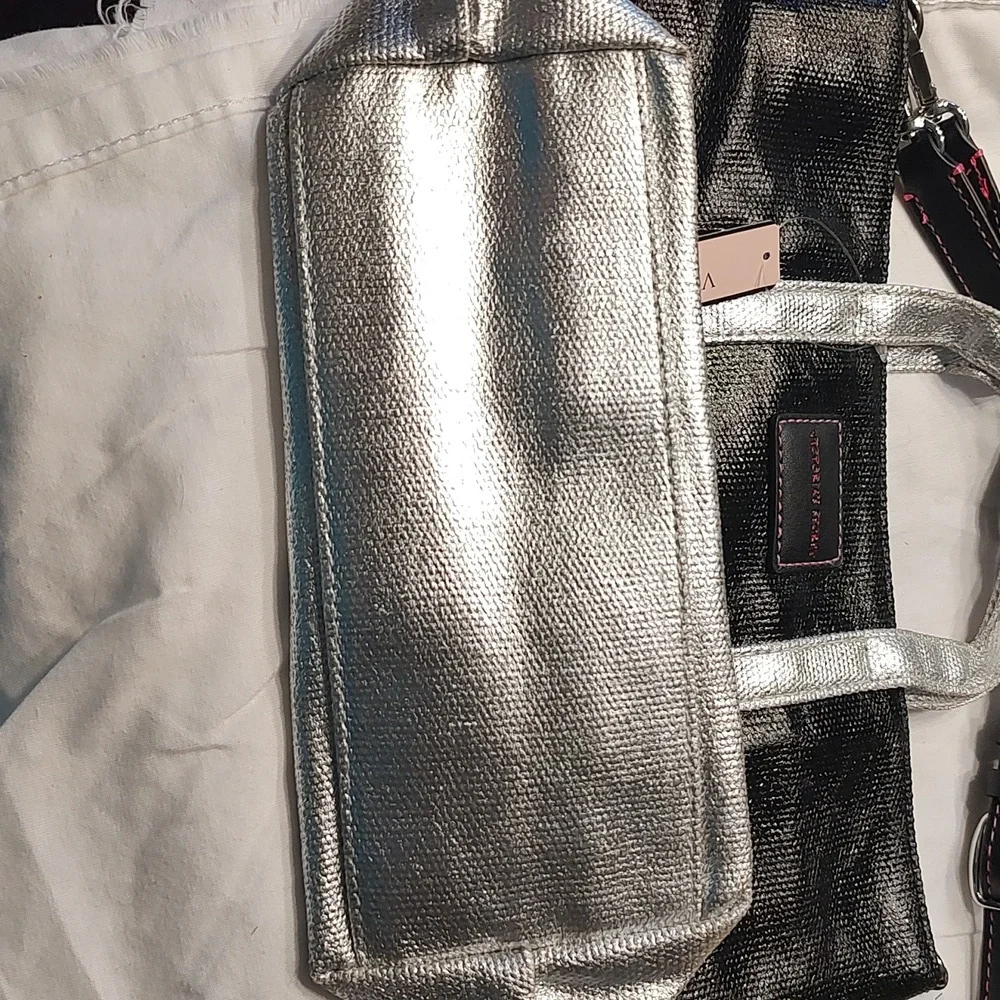 ❤️Victoria Secret Mini Tote Purse Bag Crossbody Silver Black Zippered NWT - Picture 4 of 12